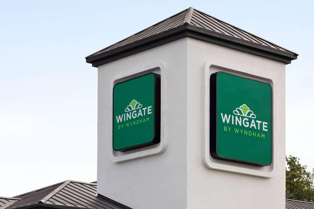 Wingate Salisbury Hotel Exterior photo