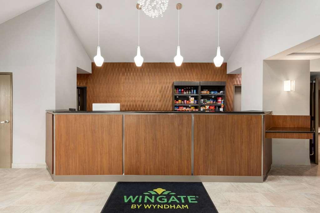 Wingate Salisbury Hotel Interior photo